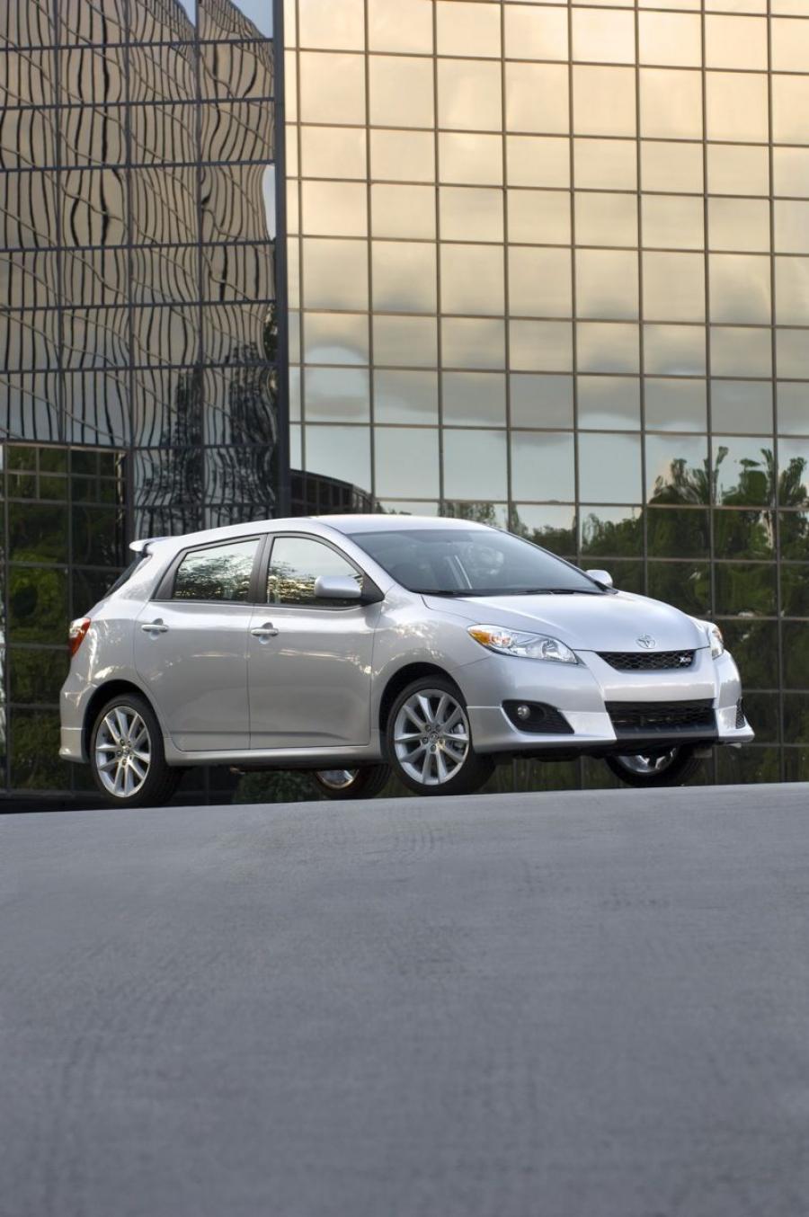  Toyota Corolla Matrix 2009 года  (фото 25 из 43)